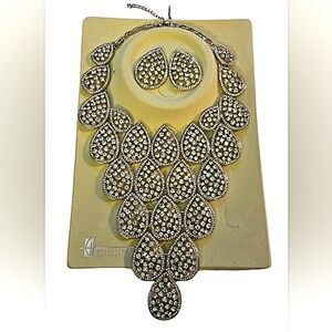 NWT, Crystal Rhinestone, Teardrop Necklace Set